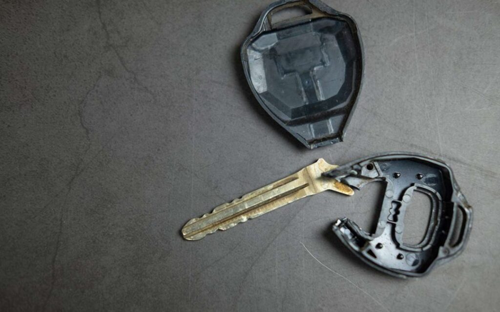 Need to extract broken key from lock in Birmingham? Our expert locksmiths offer quick, broken key extraction service for homes, cars, and businesses.